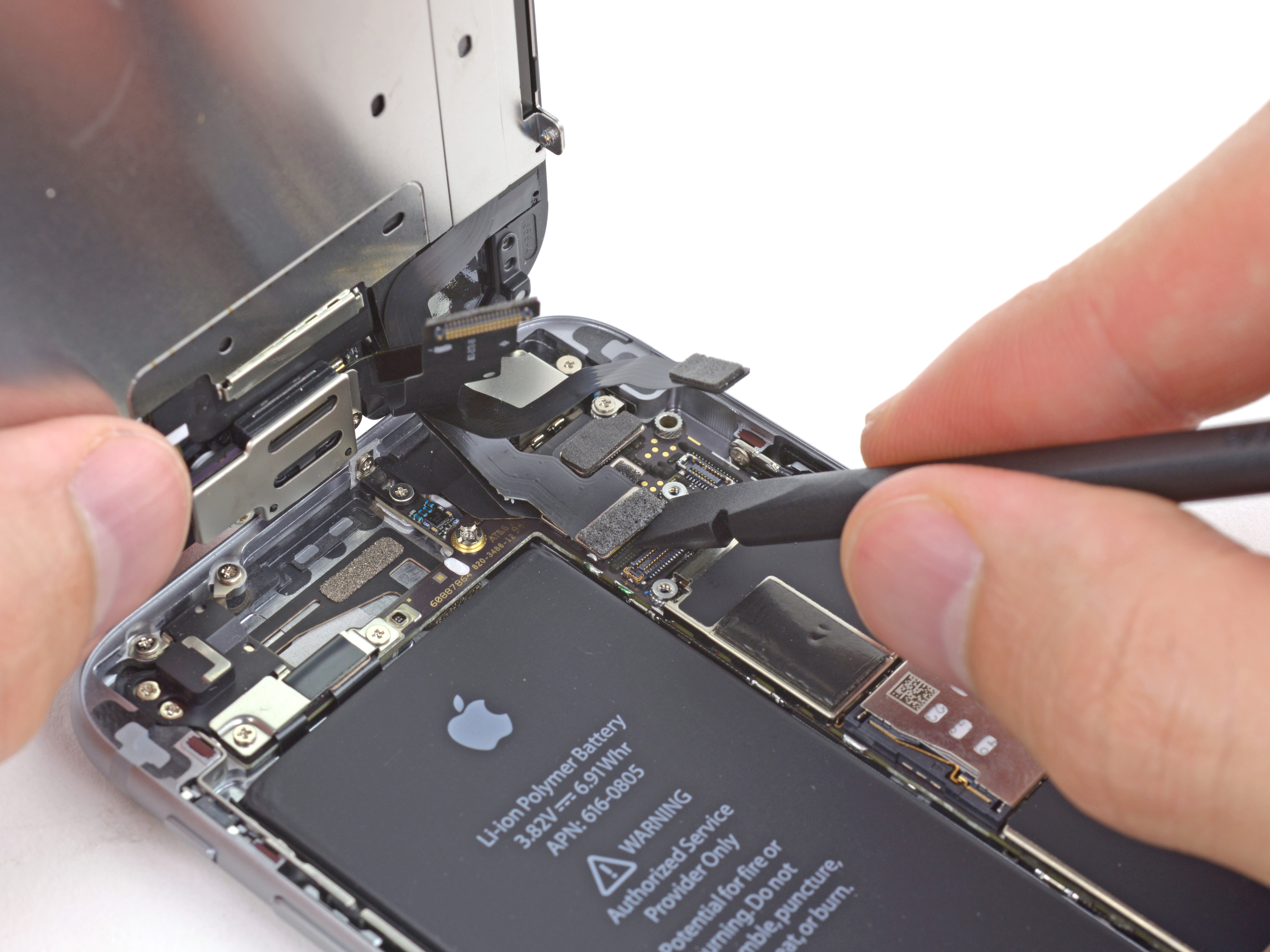 iFixit tutorial disconnecting iPhone 6’s display data connector